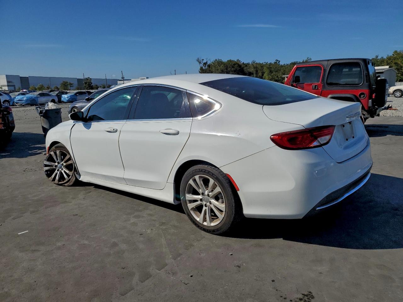 Chrysler 200 Limited Image 11