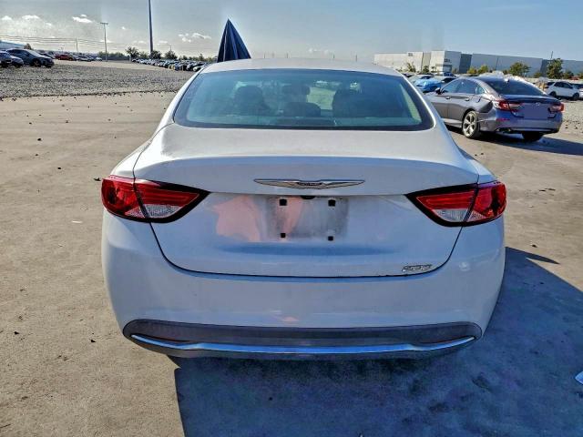Chrysler 200 Limited Image 8