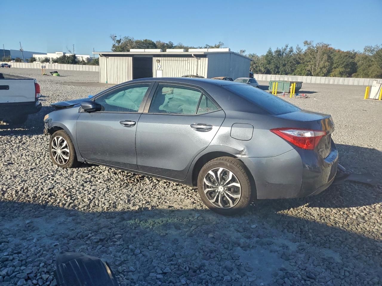 Toyota Corolla L Image 4