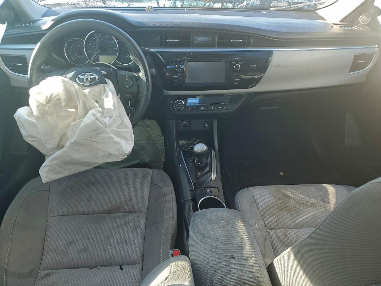 Toyota Corolla L Image 9