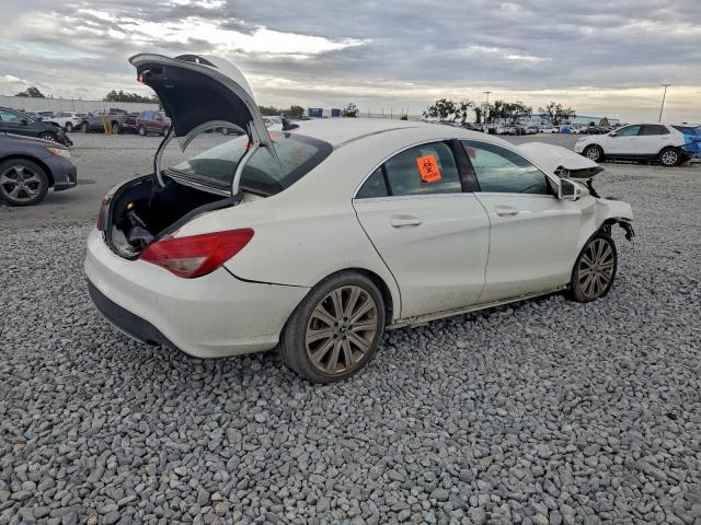 Mercedes-Benz Cla-class 250 Image 2