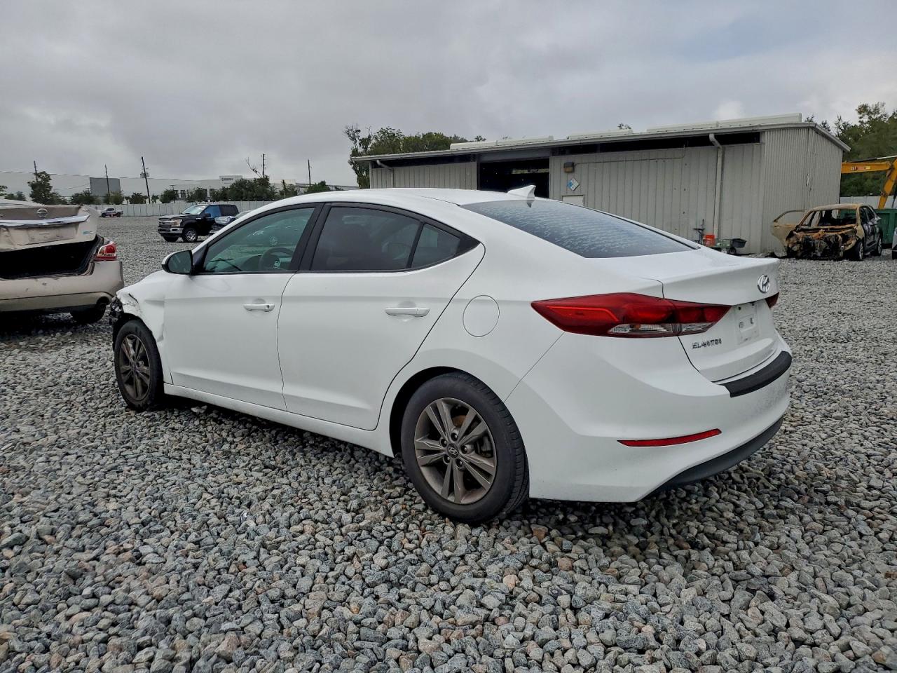 Hyundai ELANTRA Sel Image 12