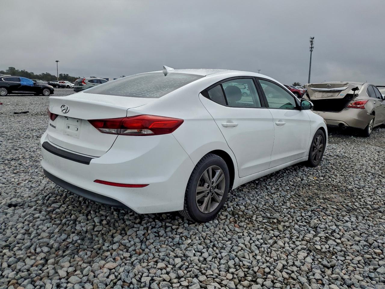 Hyundai ELANTRA Sel Image 4