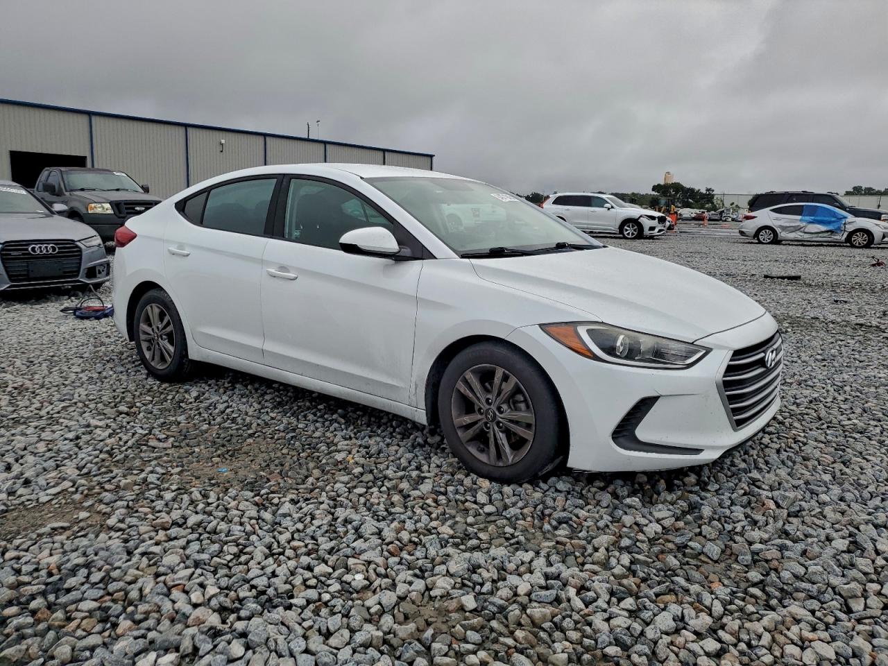 Hyundai ELANTRA Sel Image 3
