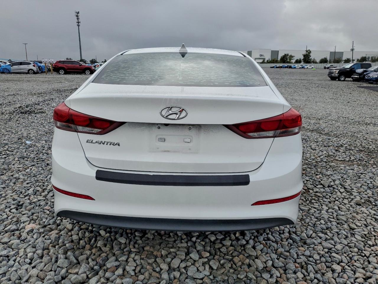 Hyundai ELANTRA Sel Image 2