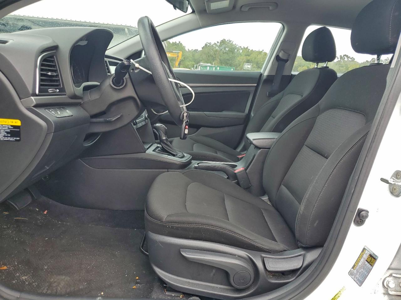 Hyundai ELANTRA Sel Image 6