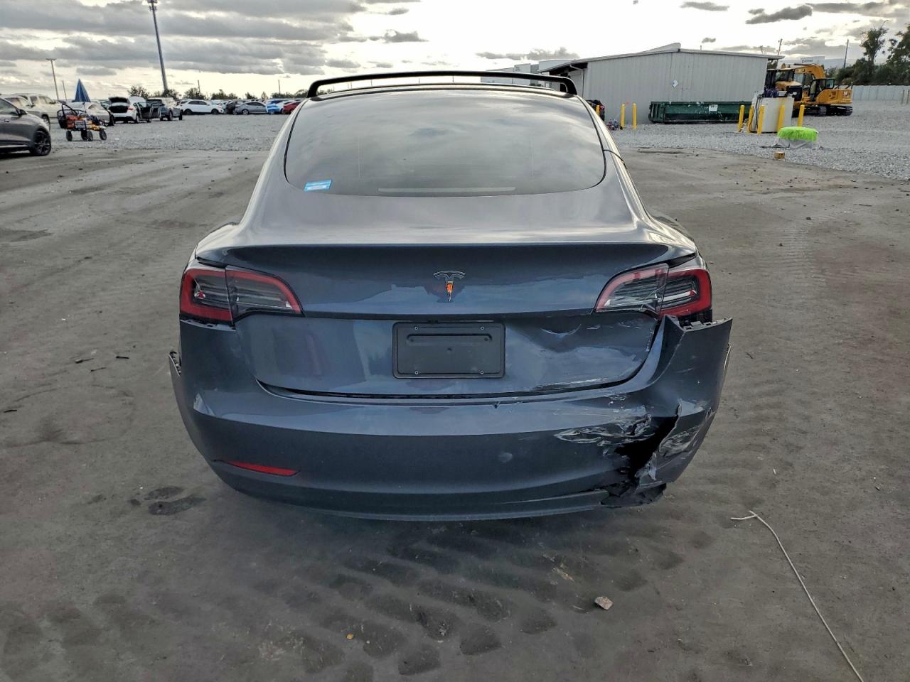 Tesla Model 3 Image 8