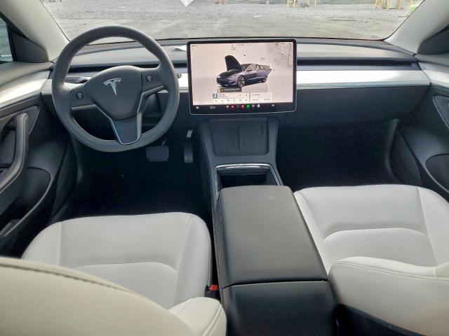 Tesla Model 3 Image 4
