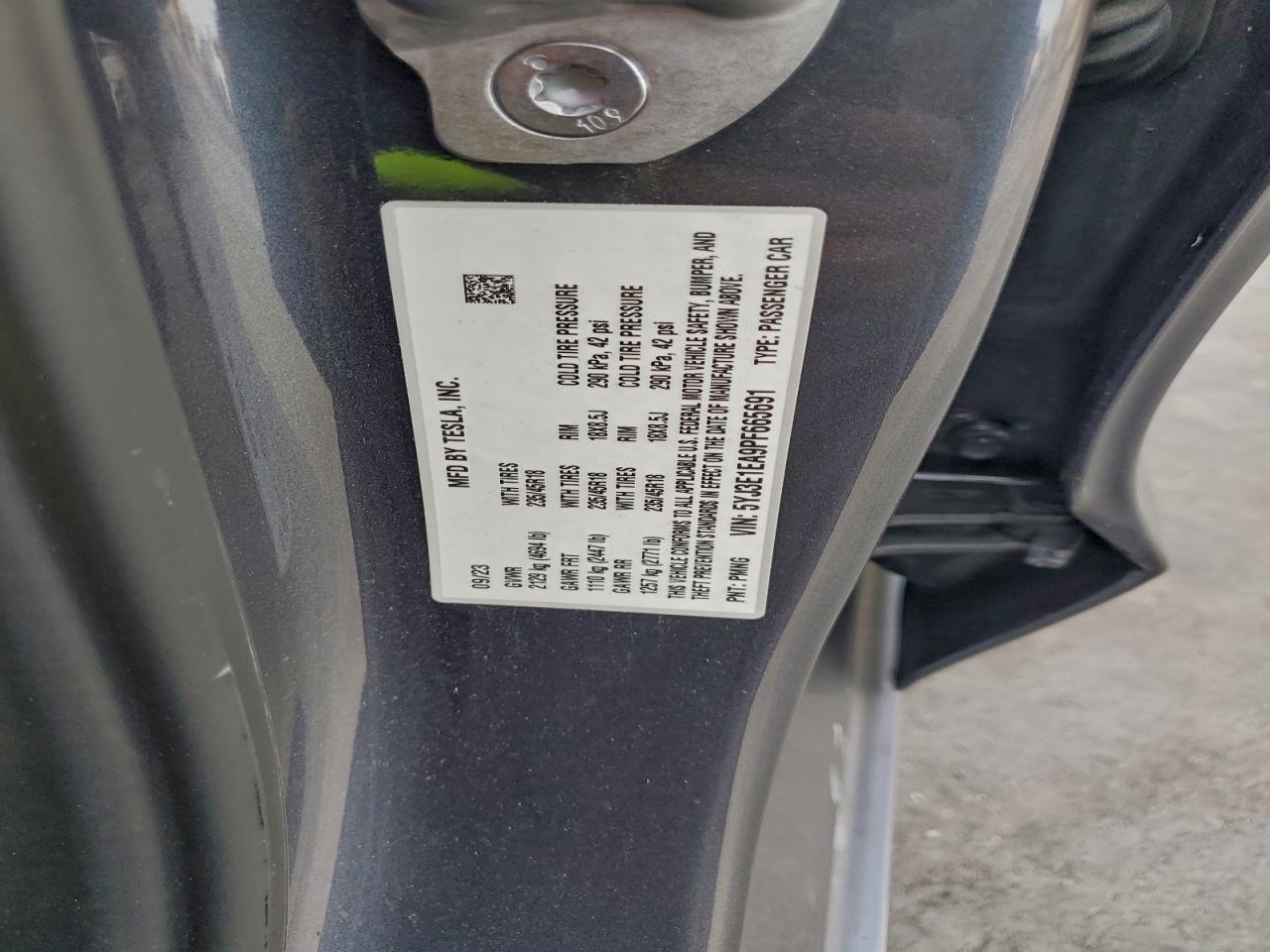 Tesla Model 3 Image 12