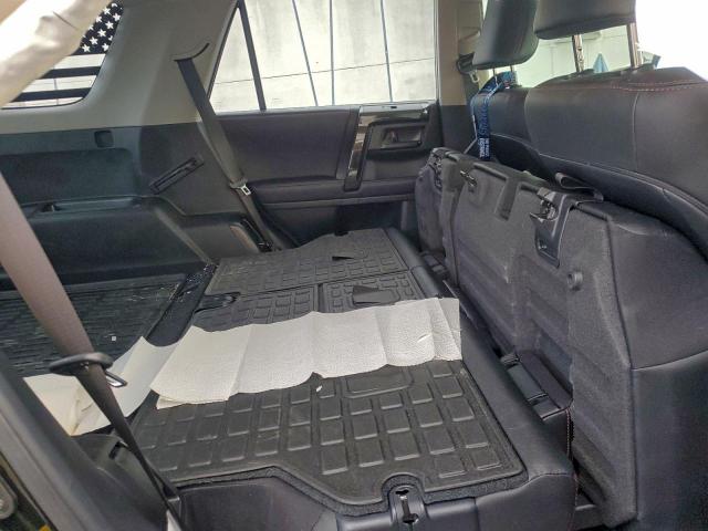 Toyota 4Runner Sr5 Premium Image 4