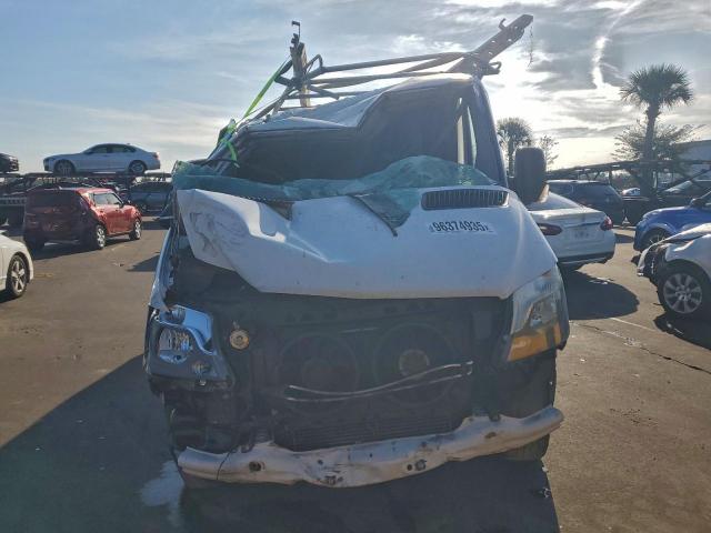 Mercedes-Benz Sprinter 2500 Image 13