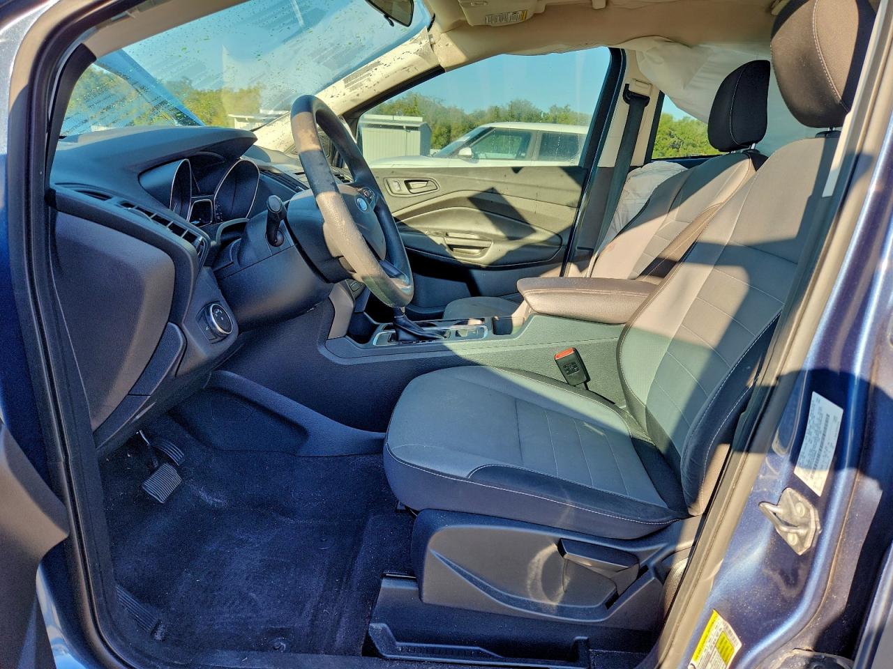 Ford Escape S Image 3