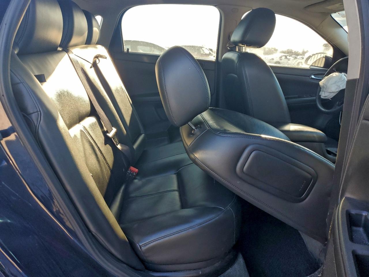 Chevrolet Impala Lt Image 11