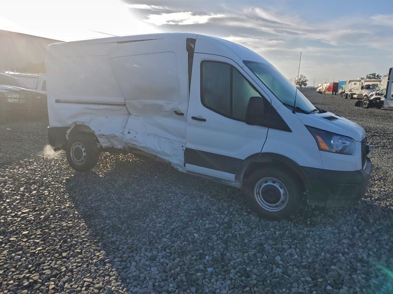 Ford Transit T-250 Image 3