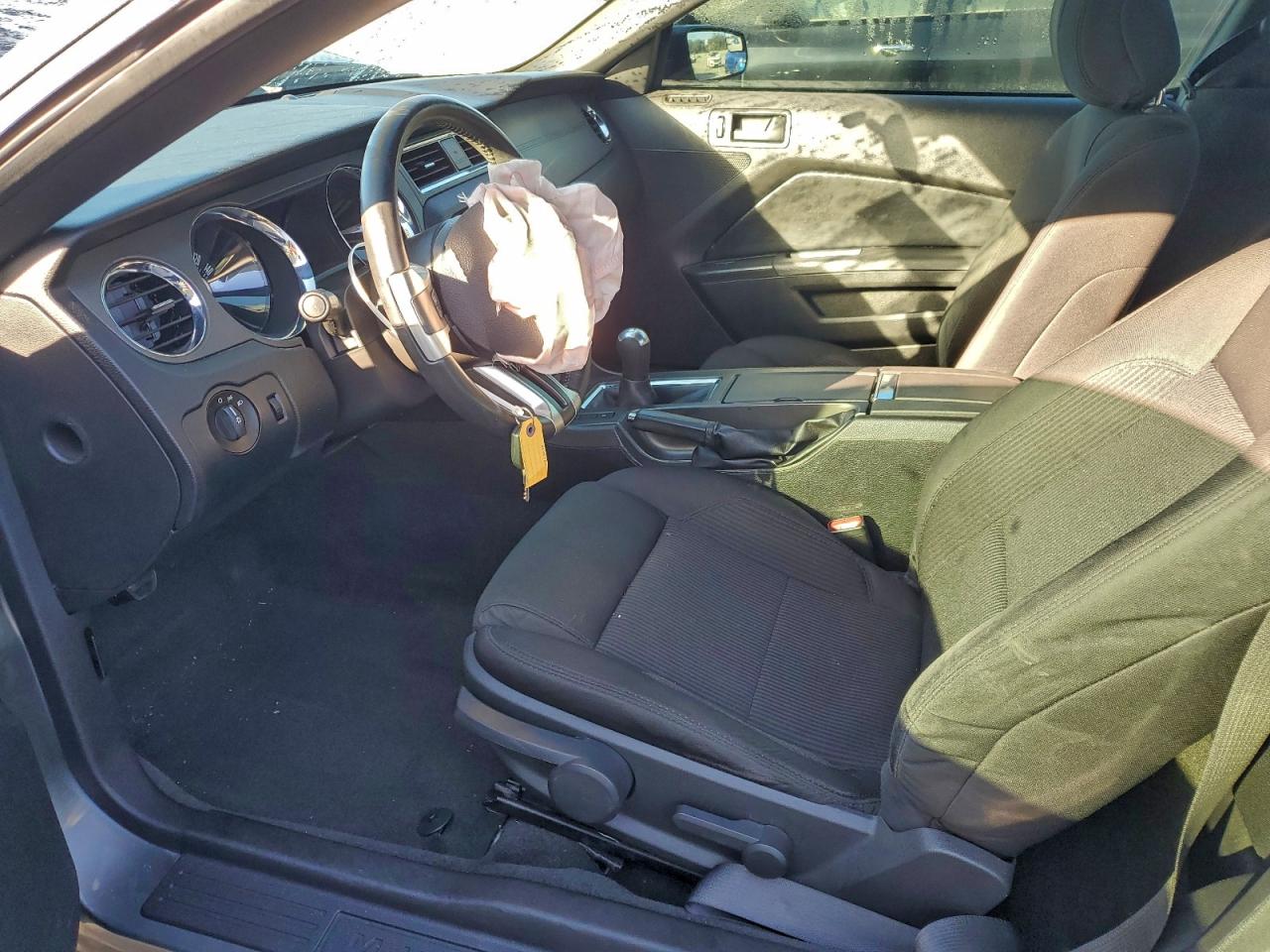 Ford Mustang Image 9