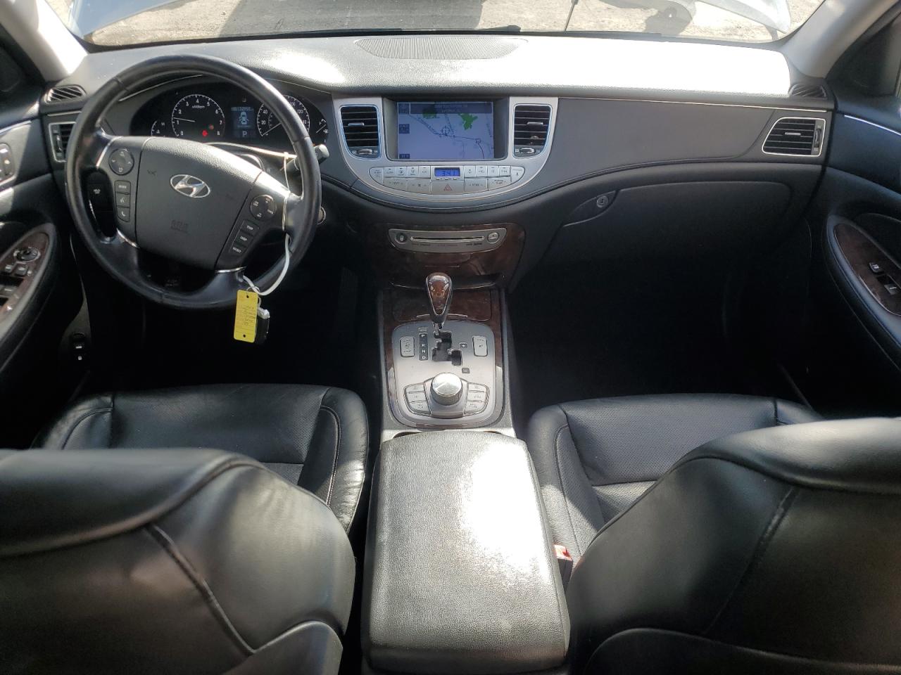 Hyundai Genesis 3.8l Image 6