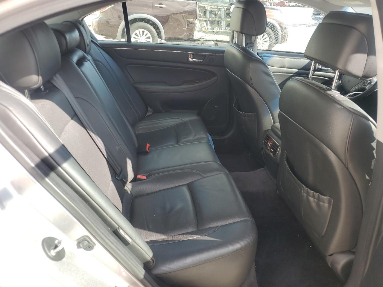 Hyundai Genesis 3.8l Image 9