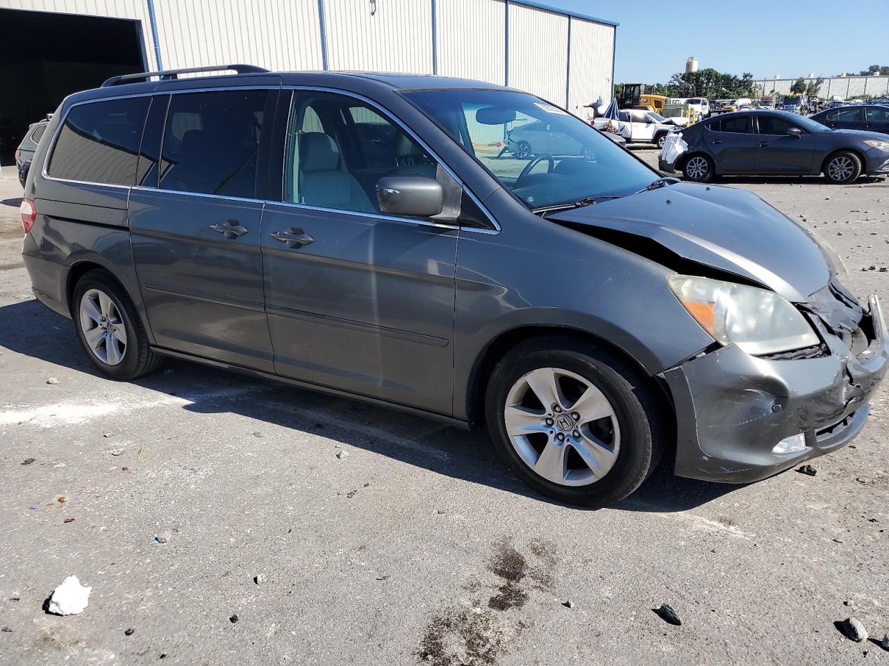 Honda Odyssey Touring Image 3