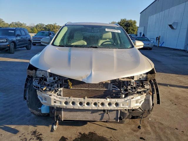 Lincoln MKC Premiere Image 2