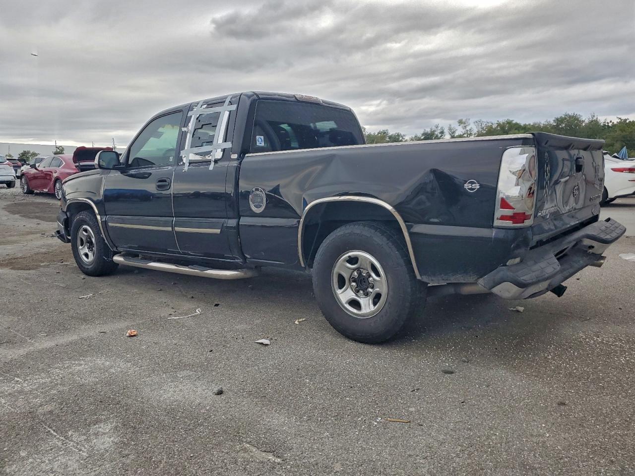 Chevrolet Silverado C1500 Image 8