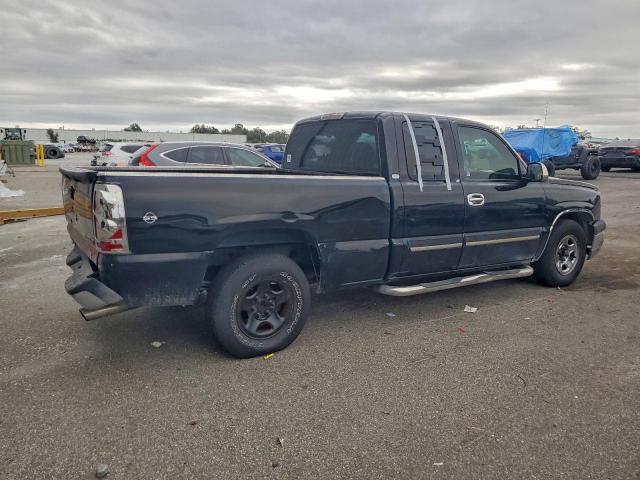 Chevrolet Silverado C1500 Image 3