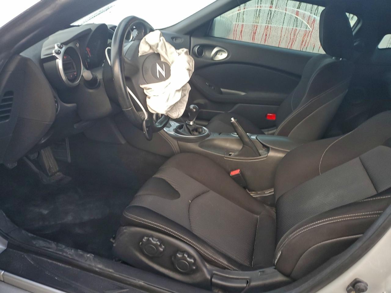 Nissan 370Z Base Image 3