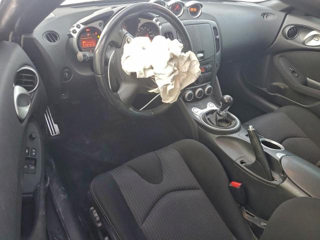 Nissan 370Z Base Image 8