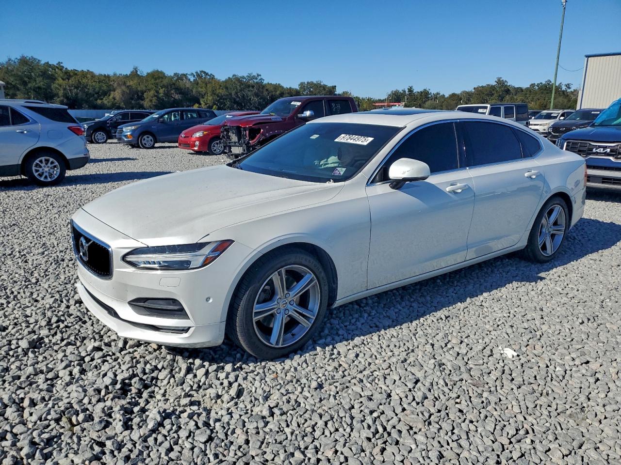 Volvo S90 T5 Momentum Image 1