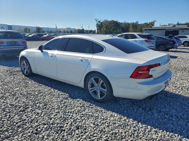 Volvo S90 T5 Momentum Image 11