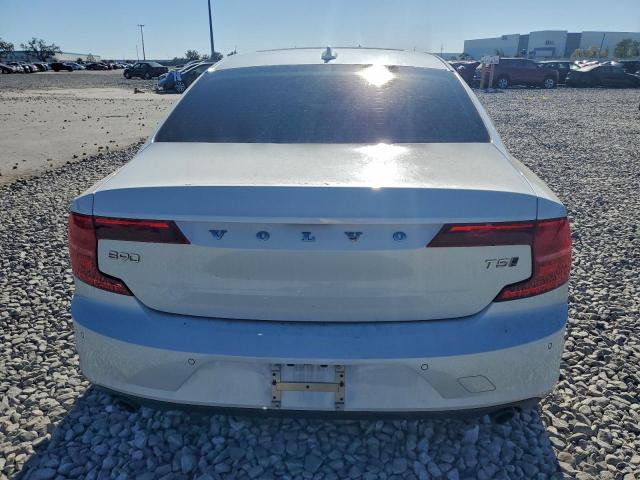 Volvo S90 T5 Momentum Image 2