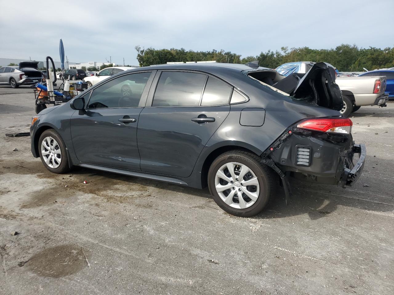 Toyota Corolla Le Image 4