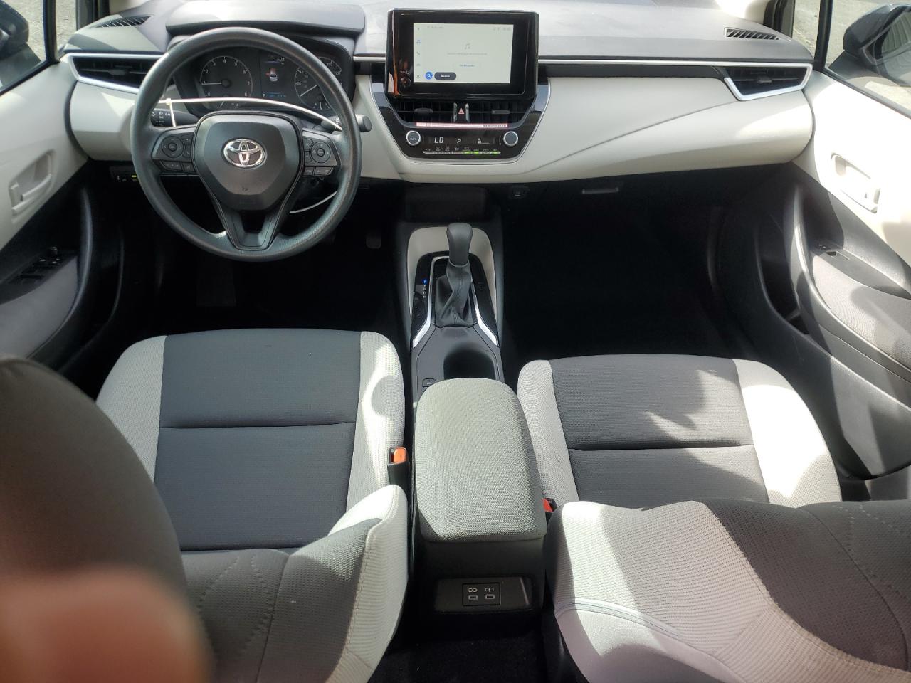 Toyota Corolla Le Image 9