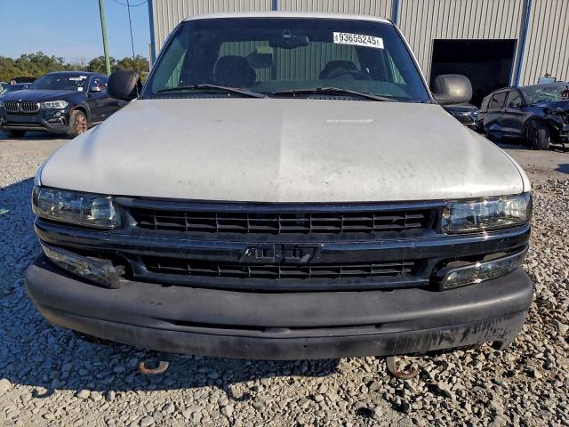 Chevrolet Silverado C1500 Image 2