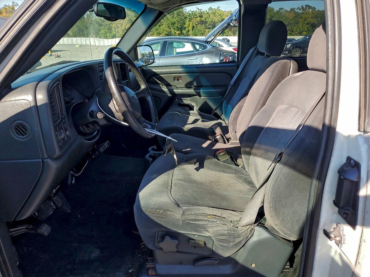 Chevrolet Silverado C1500 Image 8