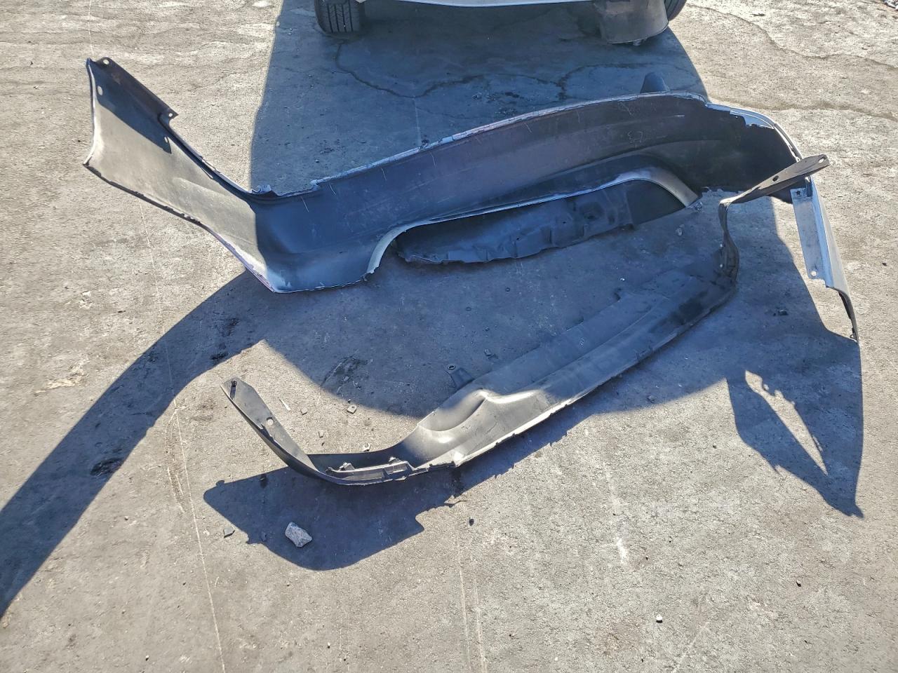 Toyota Camry L Image 11