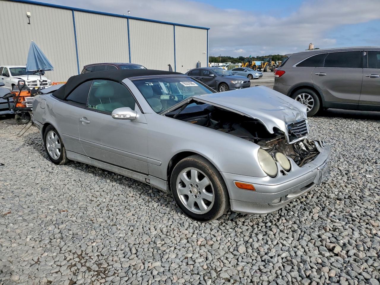 Mercedes-Benz Clk-class 320 Image 3