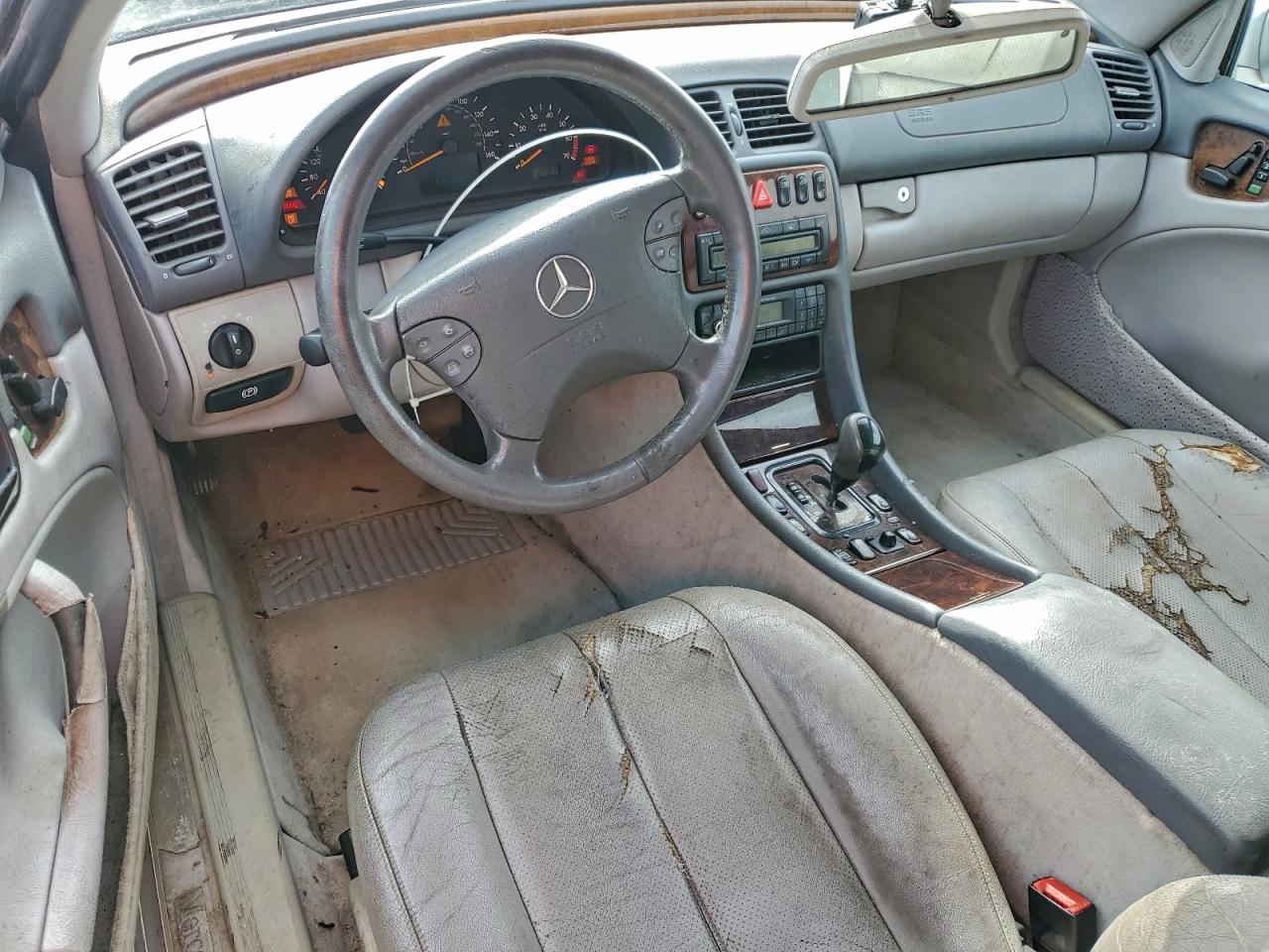 Mercedes-Benz Clk-class 320 Image 10