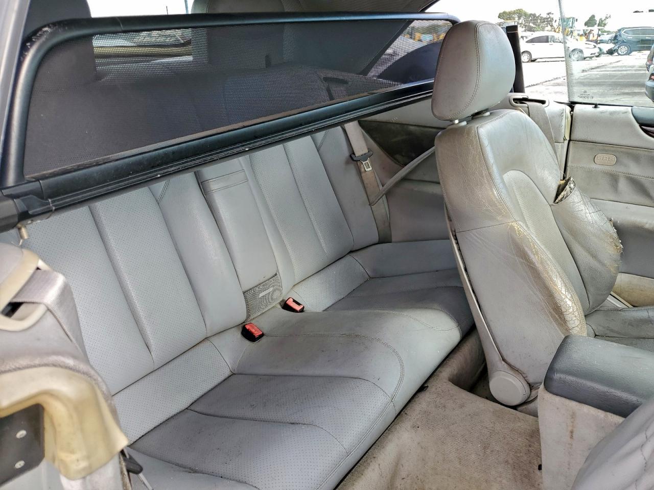 Mercedes-Benz Clk-class 320 Image 6