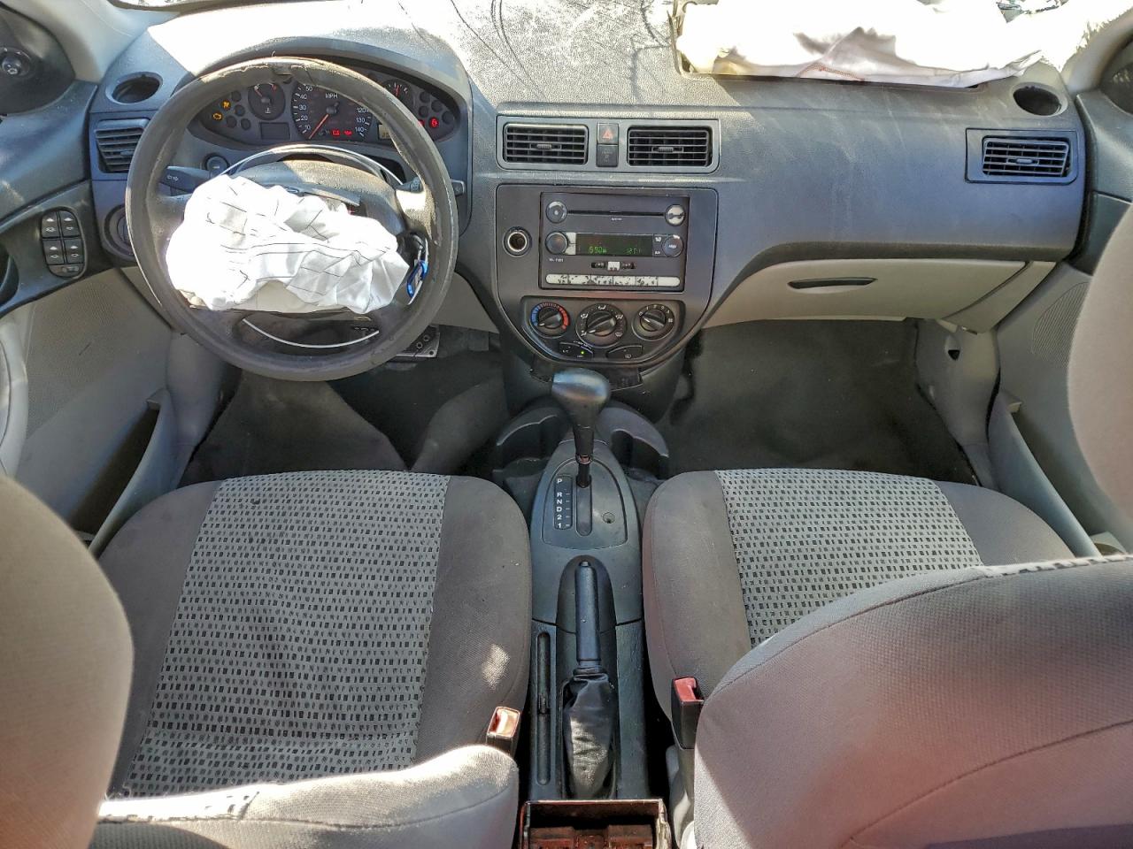 Ford Focus Zx4 Image 8