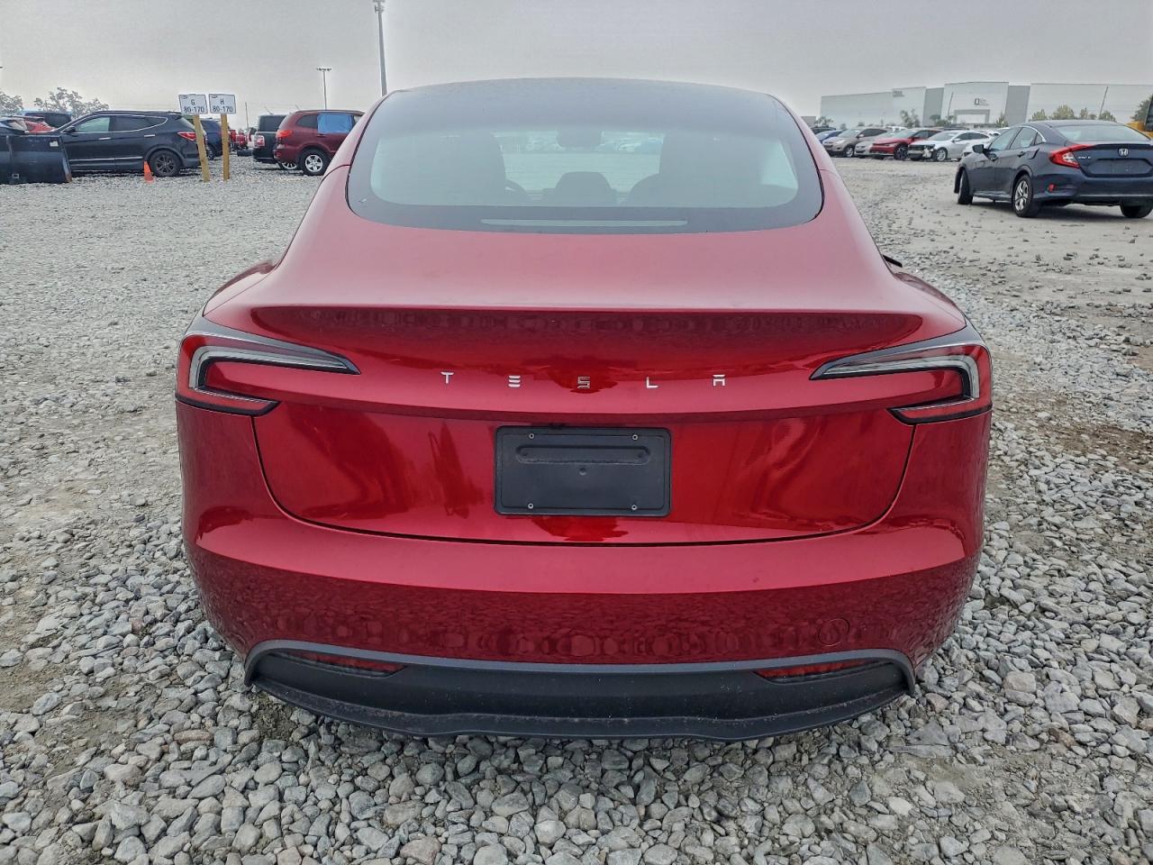 Tesla Model 3 Image 8