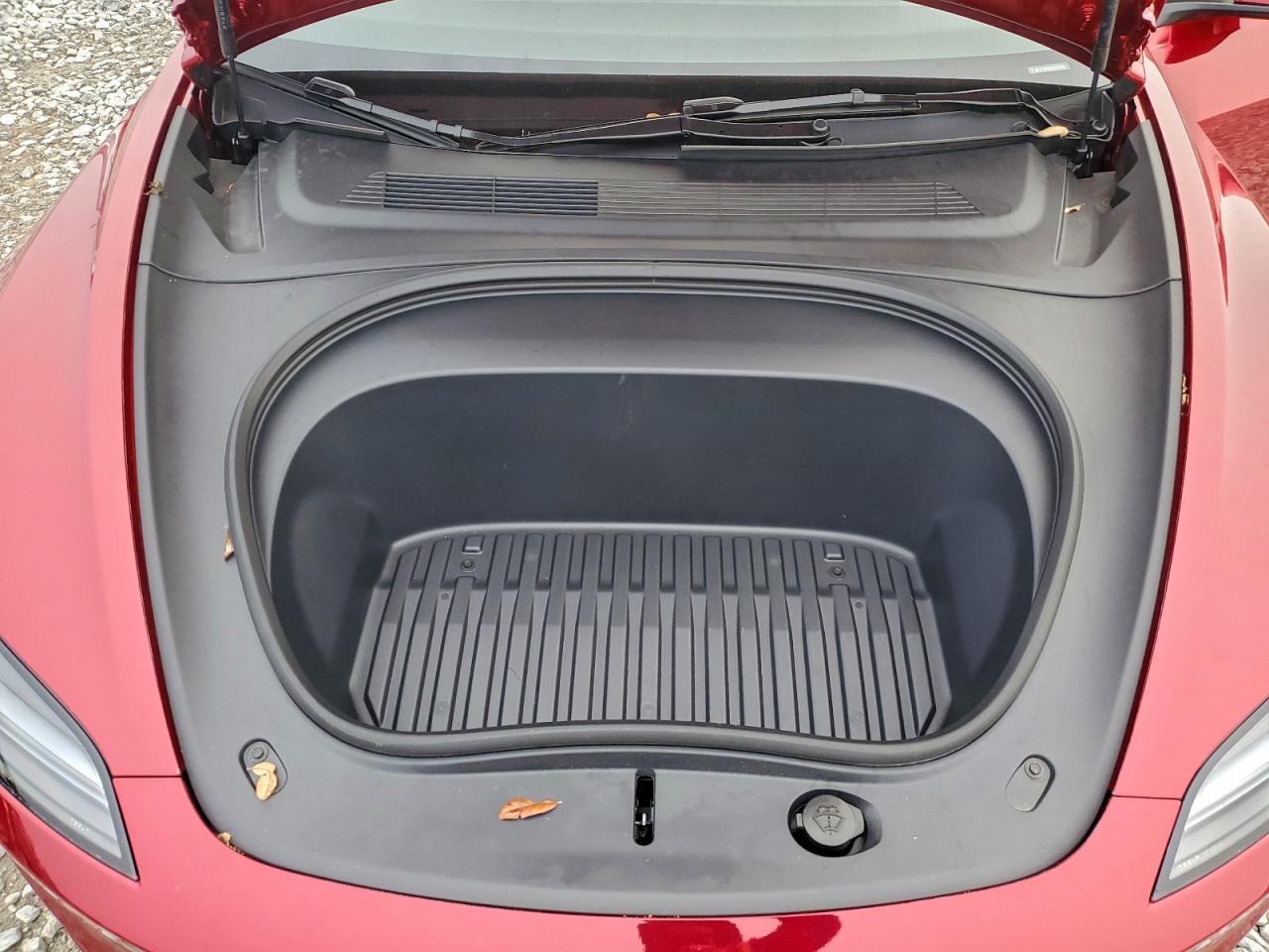 Tesla Model 3 Image 11