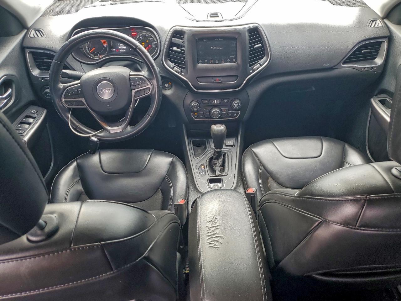 Jeep Grand Cherokee Latitude Plus Image 6