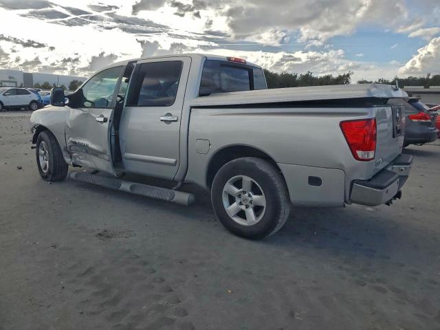 Nissan Titan Xe Image 3