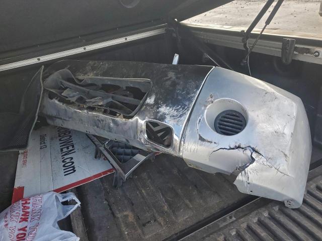 Nissan Titan Xe Image 10