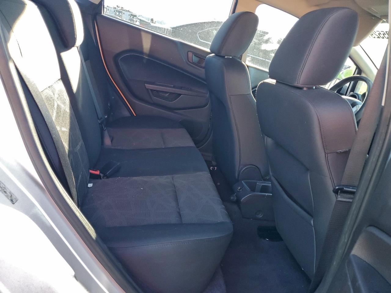 Ford Fiesta Se Image 9