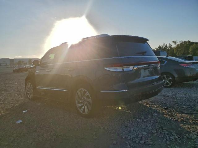 Lincoln Navigator Reserve Image 4