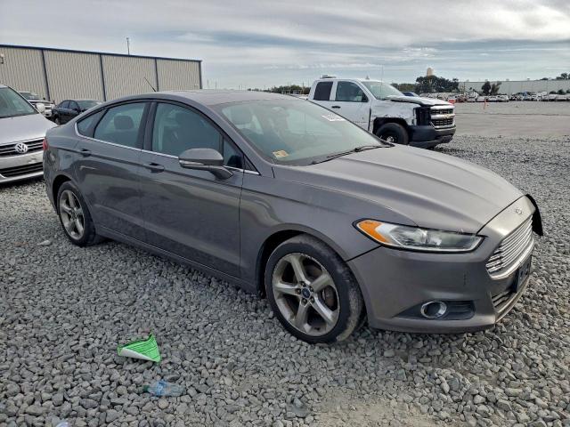 Ford Fusion Se Image 2