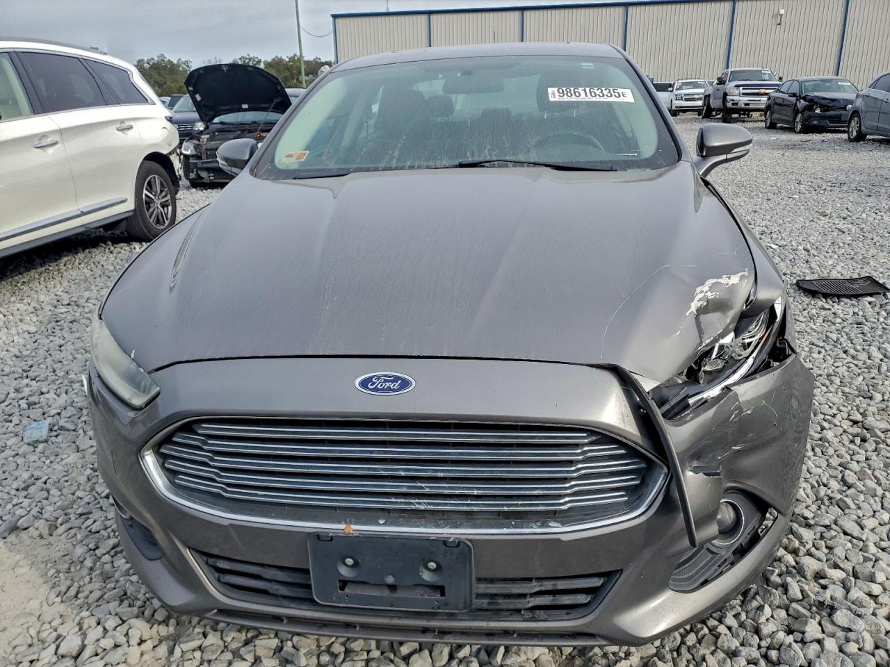 Ford Fusion Se Image 3