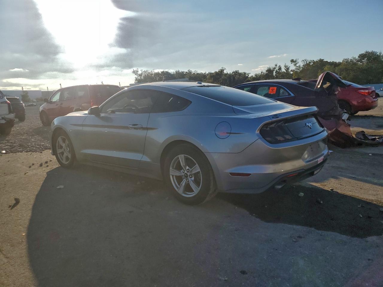 Ford Mustang Image 3