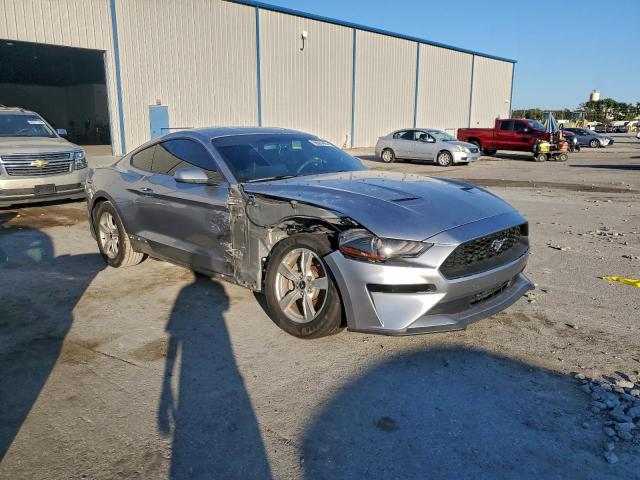 Ford Mustang Image 12